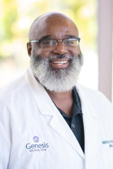 headshot photo of Derrick Lamar Reedus Sr., MD