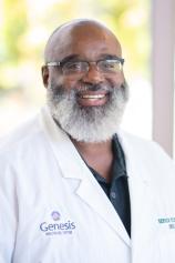 headshot photo of Derrick Lamar Reedus Sr., MD